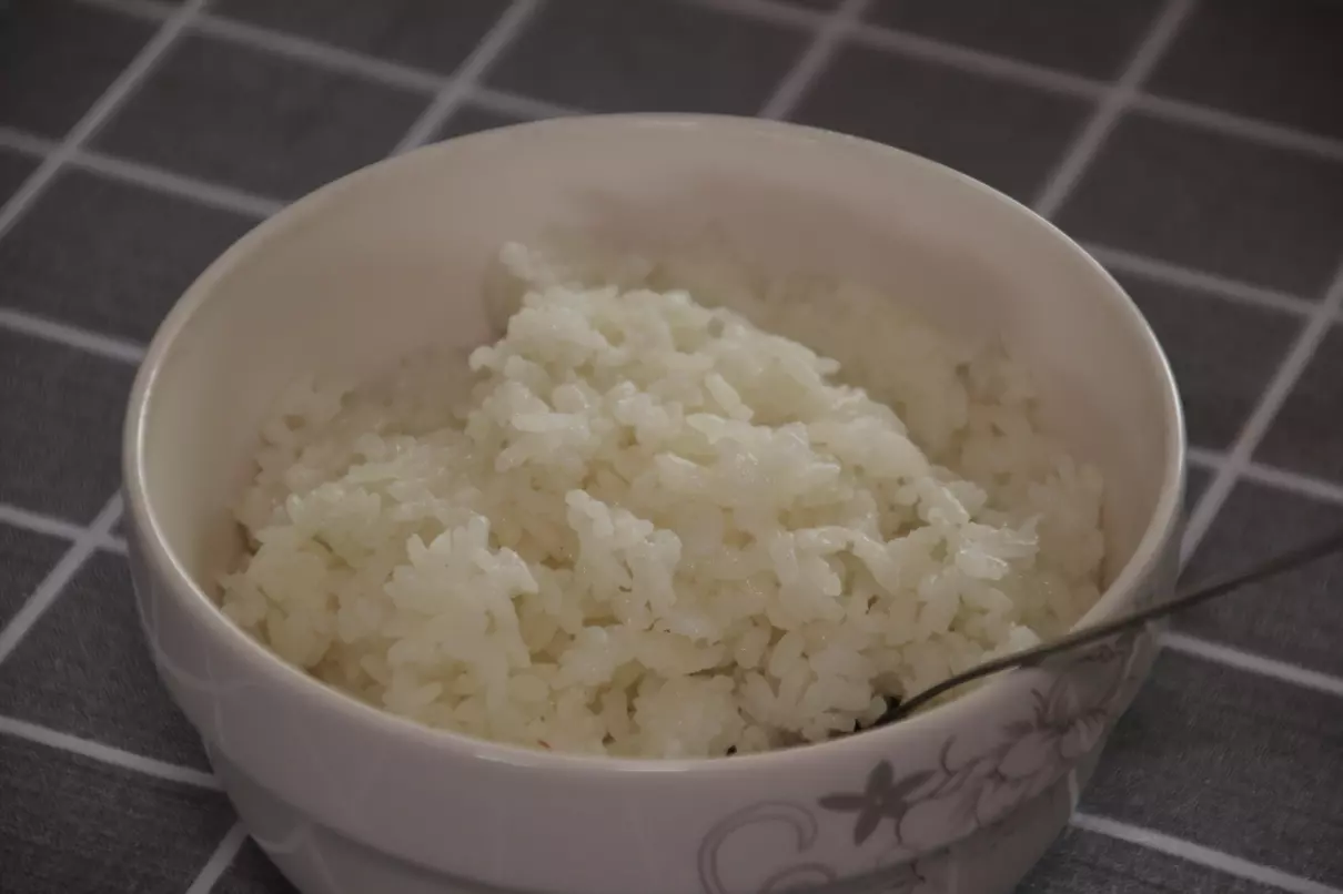 泡大米用热水还是冷水(2)