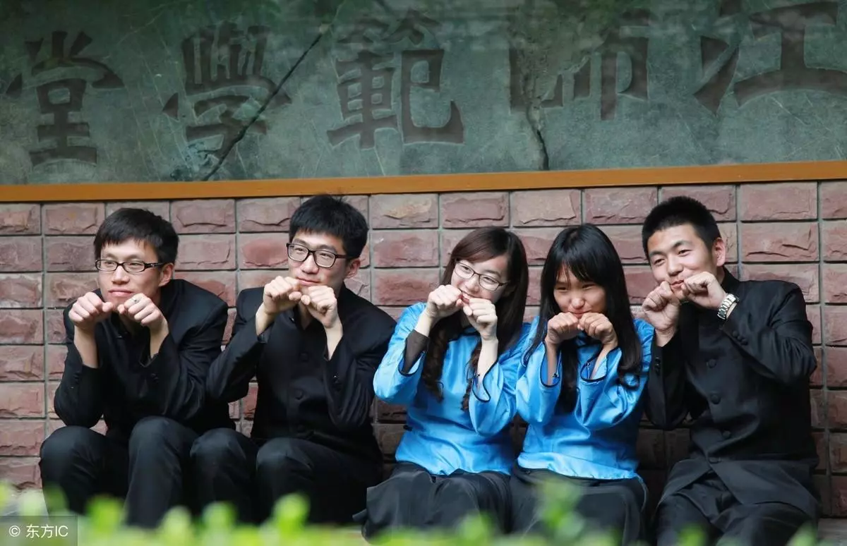 回到最初的起点呆呆的站在镜子前是什么歌(2)