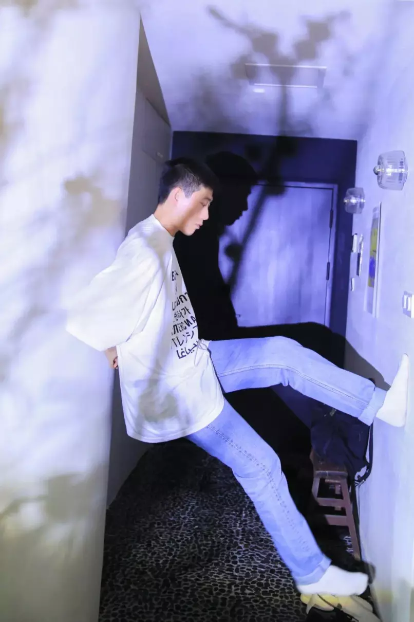 作家安东尼喜欢男生还是女生(49)
