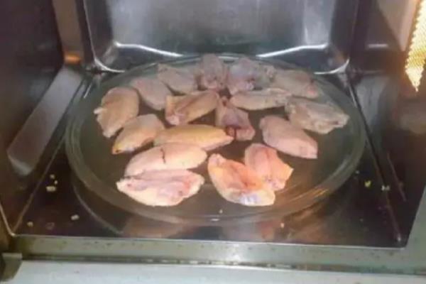 冰箱里拿出来的肉怎么快速解冻.