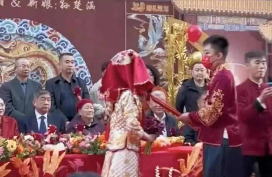 郭鹏翔yoyo老公什么工作(11)