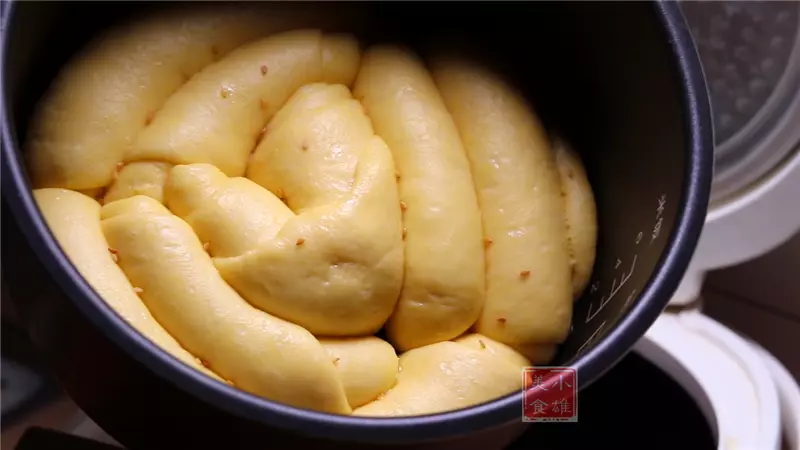 电饭煲做面包的方法 步骤和配料(5)
