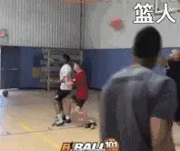 打篮球大前锋是干什么的(7)
