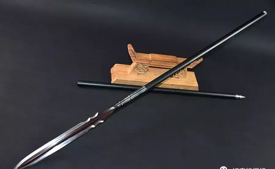 青龙偃月刀为什么叫冷艳锯(4)