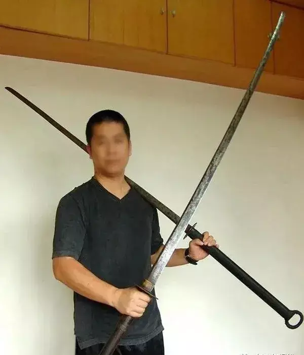 青龙偃月刀为什么叫冷艳锯(5)