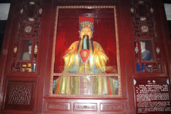 刘备庙为什么在武侯祠里.