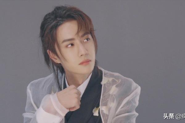 街舞背景音乐里有我无法自拔的是什么歌.