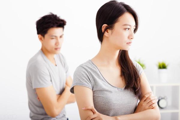 老婆是什么,老婆是你什么都没有,都盼着你回来的人.