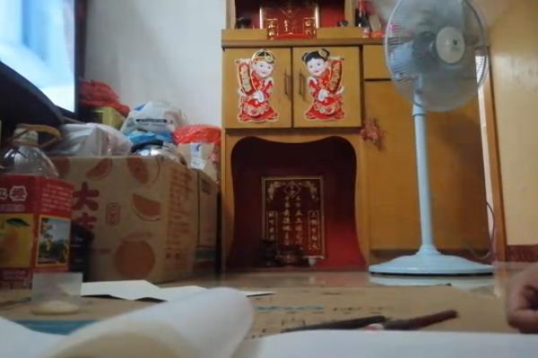 马桶王子怎么画.